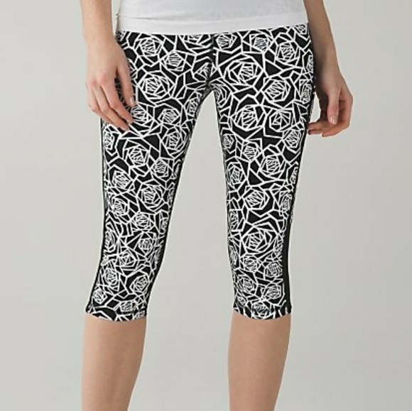 Lululemon Real Quick Crop in B/W Posey 2 - Picture 8 of 8
